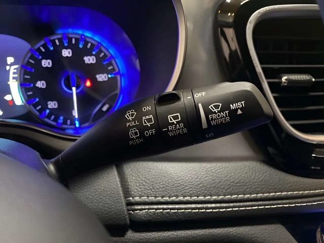 Used 2026 Chrysler Pacifica Limited FWD image 40