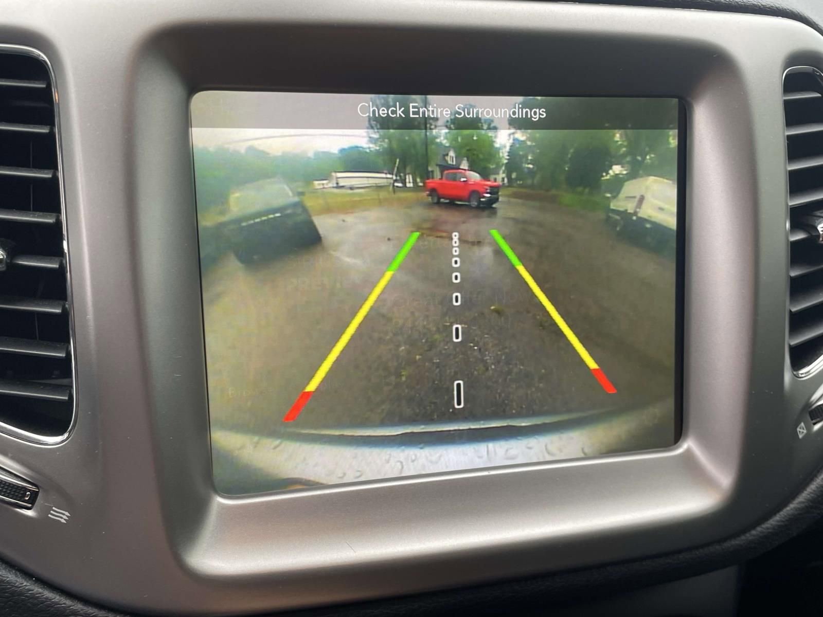 Used 2017 Jeep Compass Latitude w/ Popular Equipment Group AWD/4WD image 18