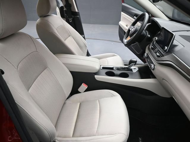 Used 2025 Nissan Altima 2.5 SV image 27