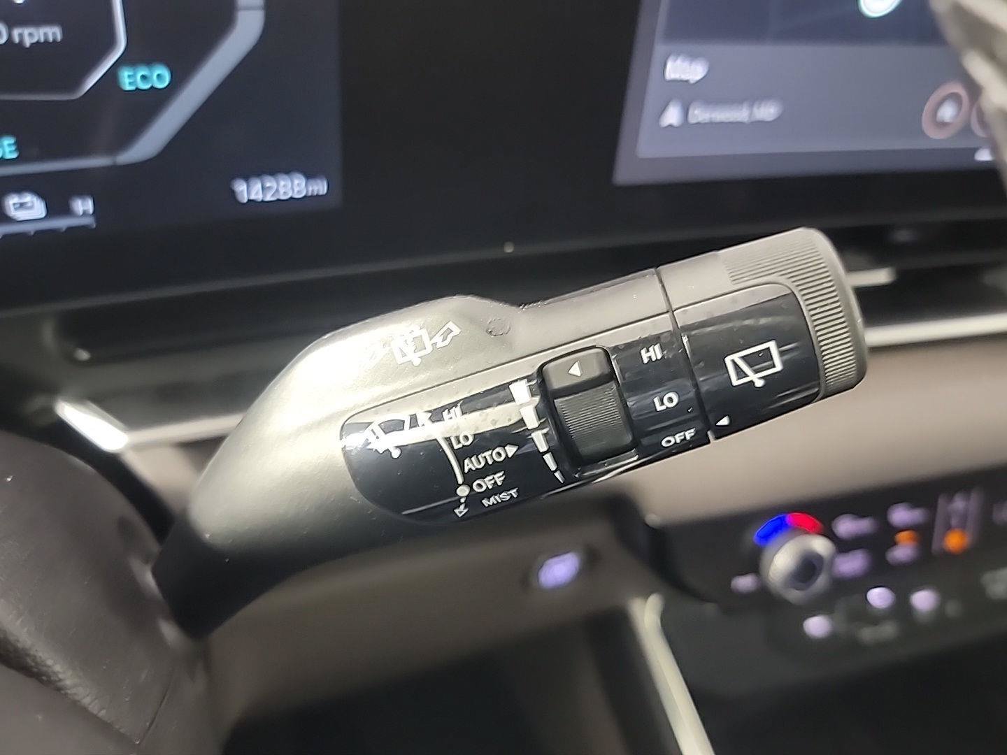 Used 2025 Kia Carnival SX FWD image 31