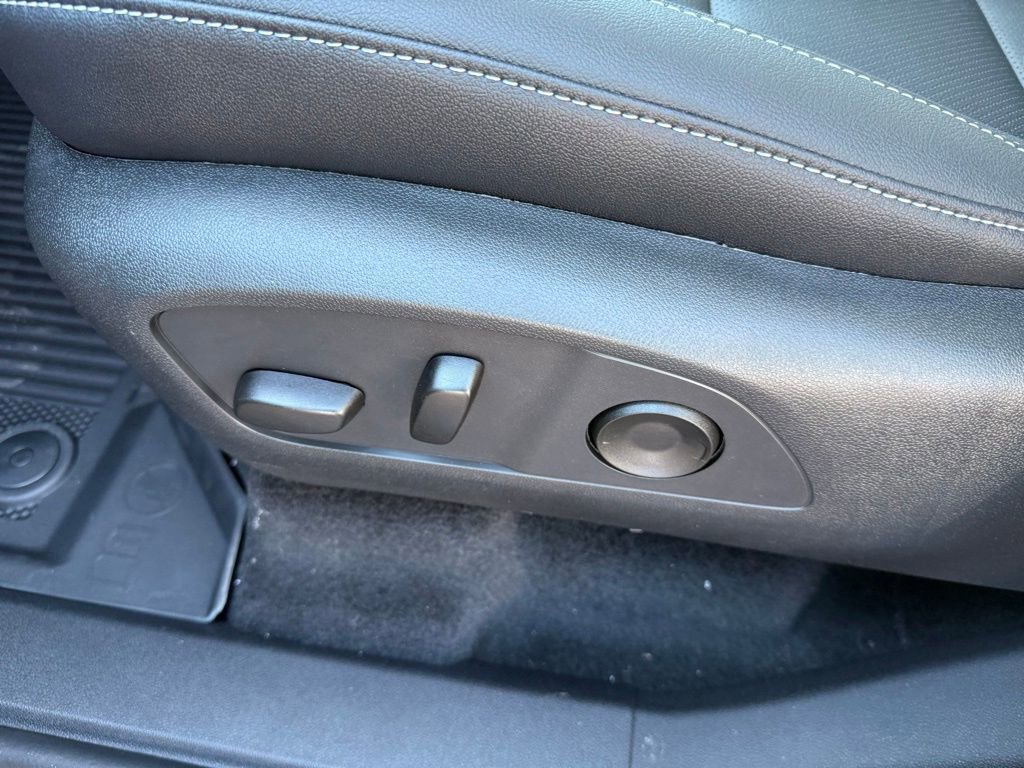 New 2026 Chevrolet Traverse LT w/ LPO, Floor Liner Package image 7