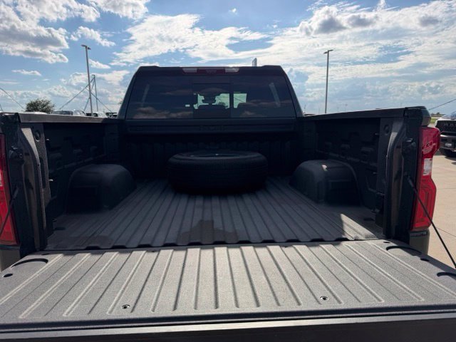 Used 2026 Chevrolet Silverado 1500 High Country AWD/4WD image 6