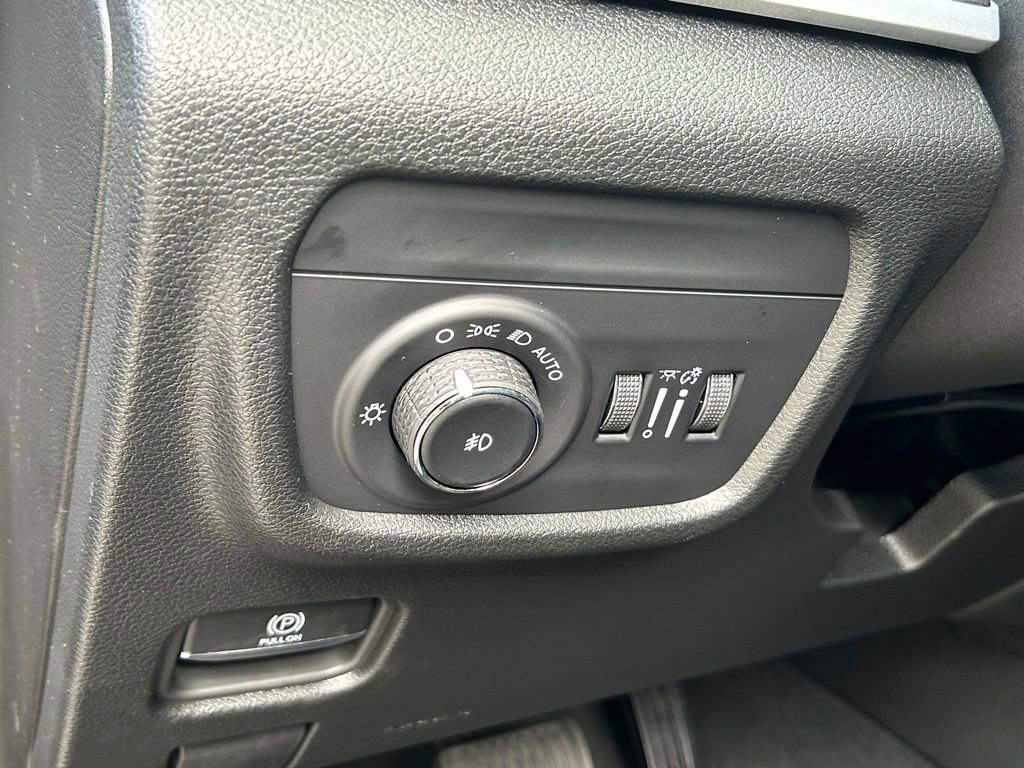 New 2025 Jeep Grand Cherokee L Limited w/ Black Appearance Package RWD image 43