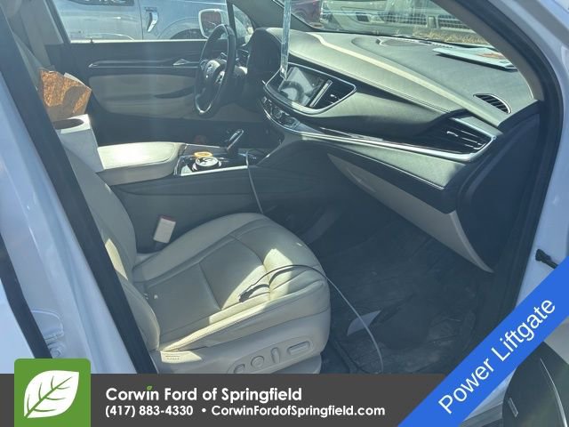 Used 2020 Buick Enclave Premium w/ Sun and Sites Package image 11