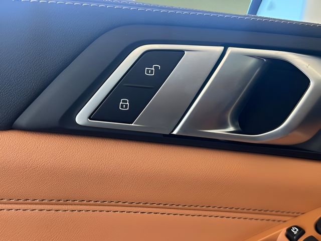 New 2026 BMW X5 xDrive40i w/ Climate Comfort Package AWD/4WD image 12