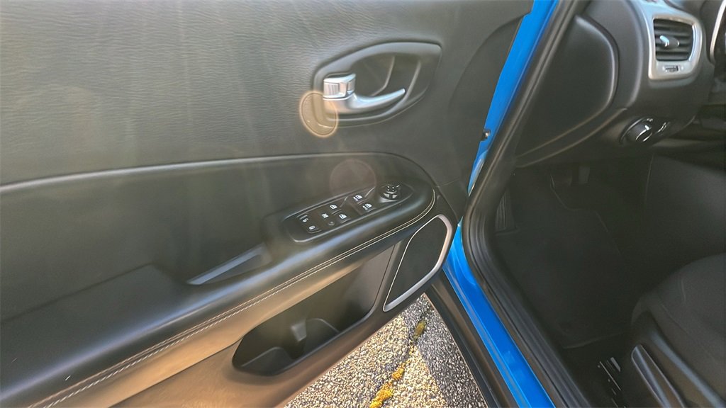 Used 2021 Jeep Compass Sport image 12