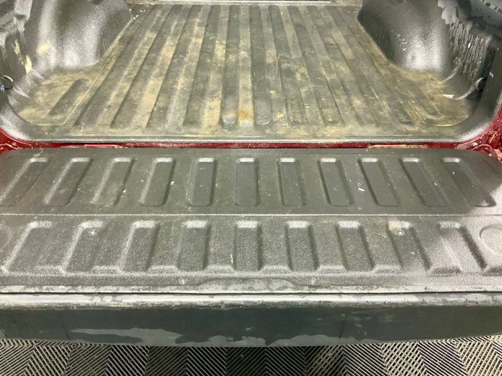 Used 2019 RAM 1500 Laramie AWD/4WD image 16