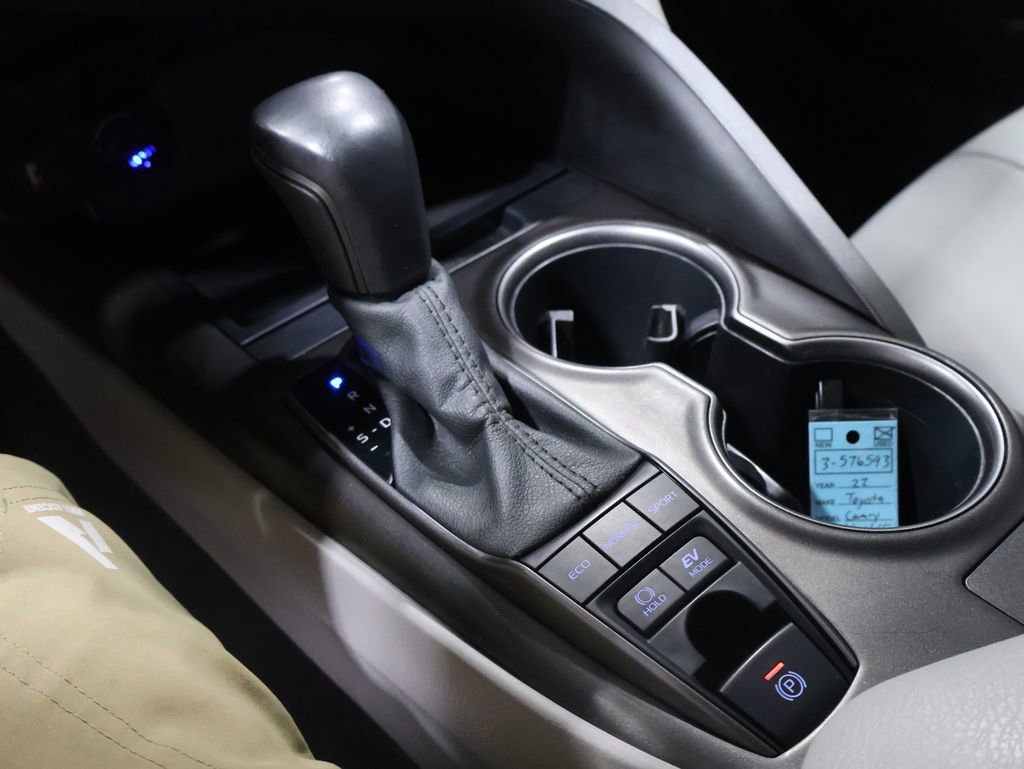 Used 2022 Toyota Camry SE image 28