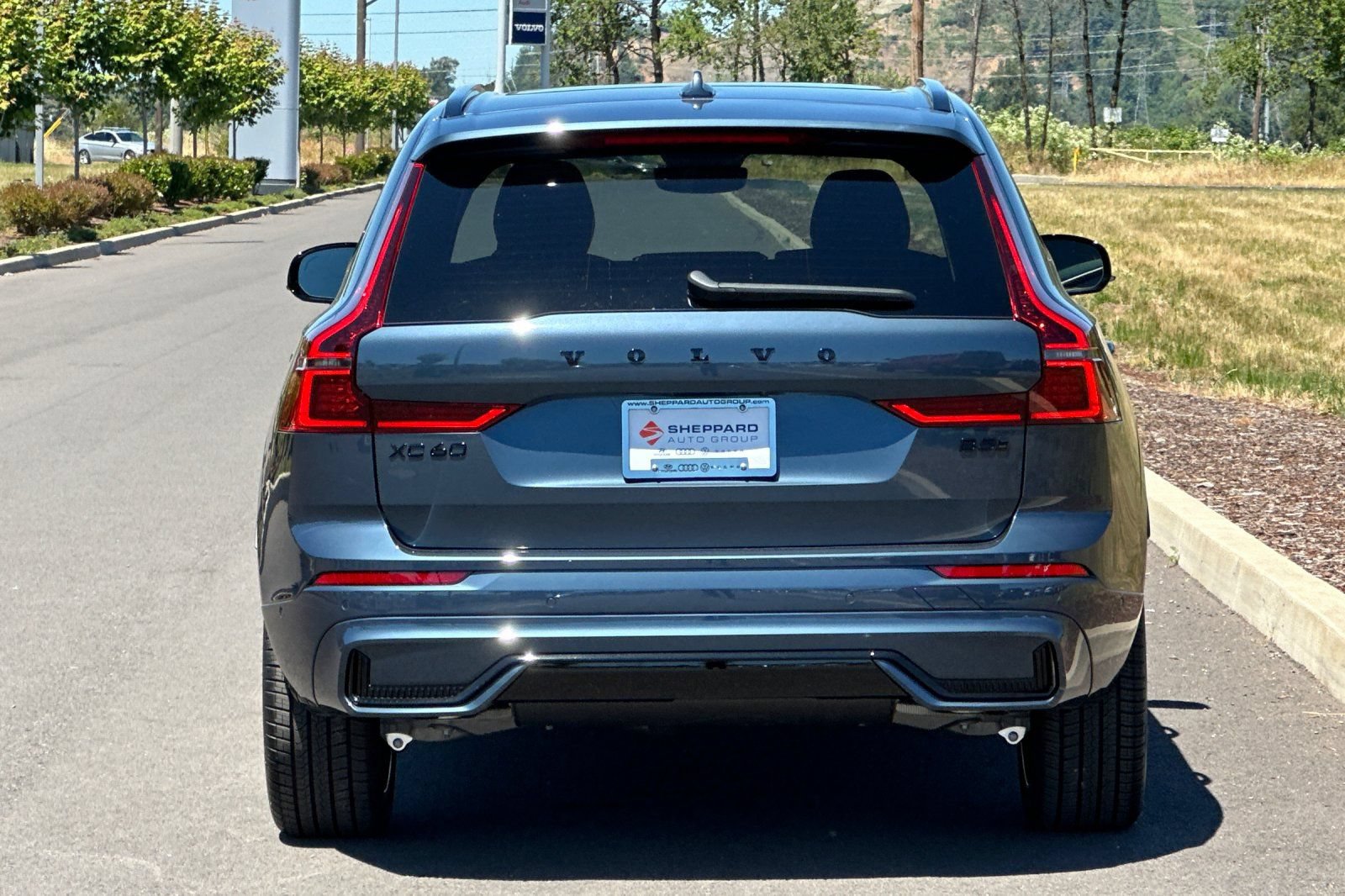 New 2026 Volvo XC60 B5 Ultra w/ Climate Package AWD/4WD image 4