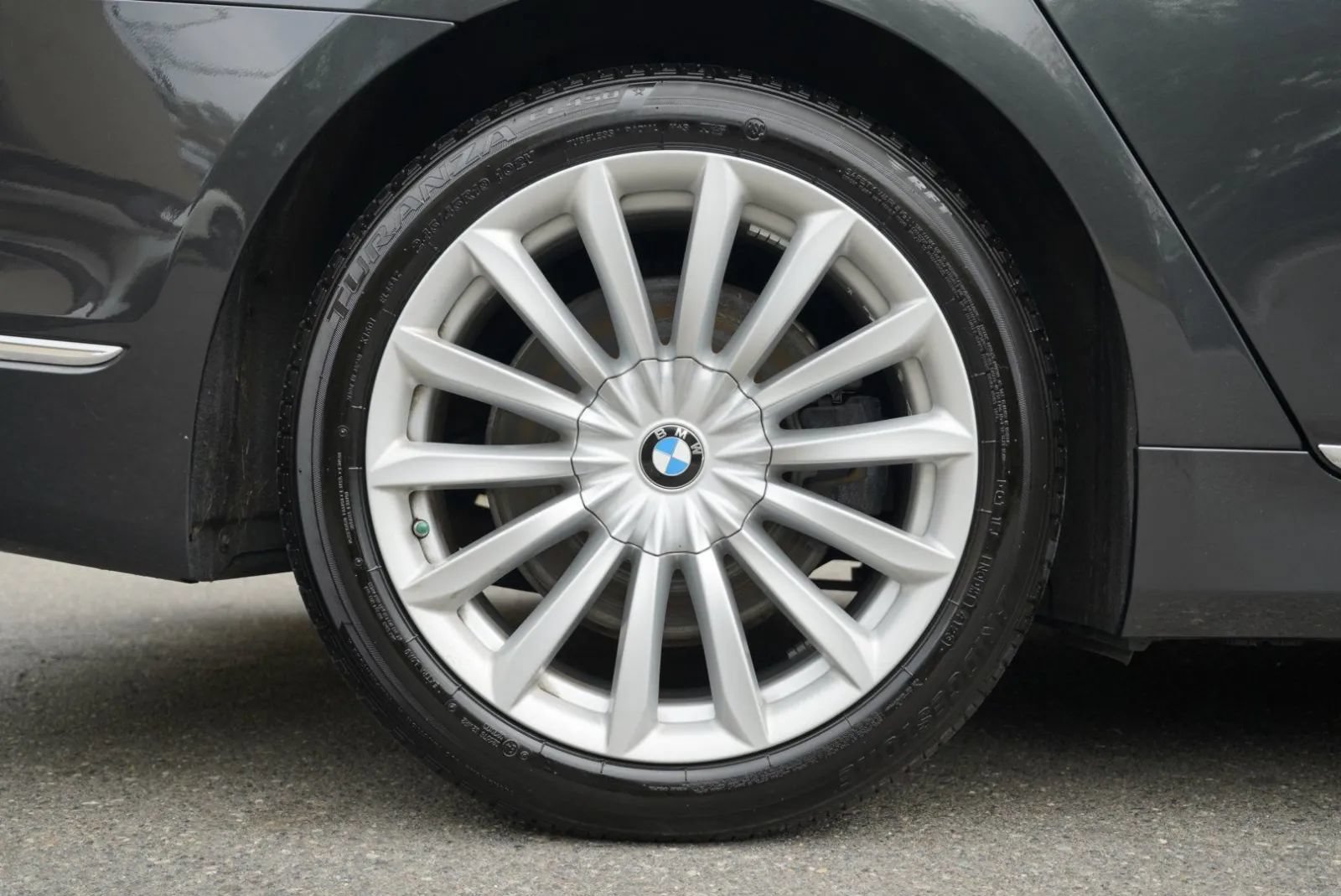 Used 2017 BMW 740i xDrive AWD/4WD image 16