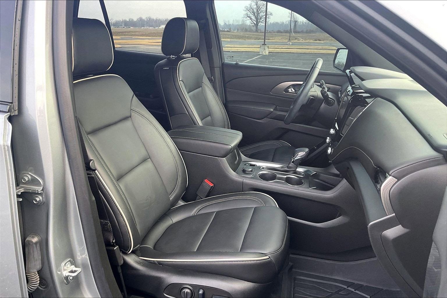 Used 2024 Chevrolet Traverse Premier w/ Redline Edition image 8