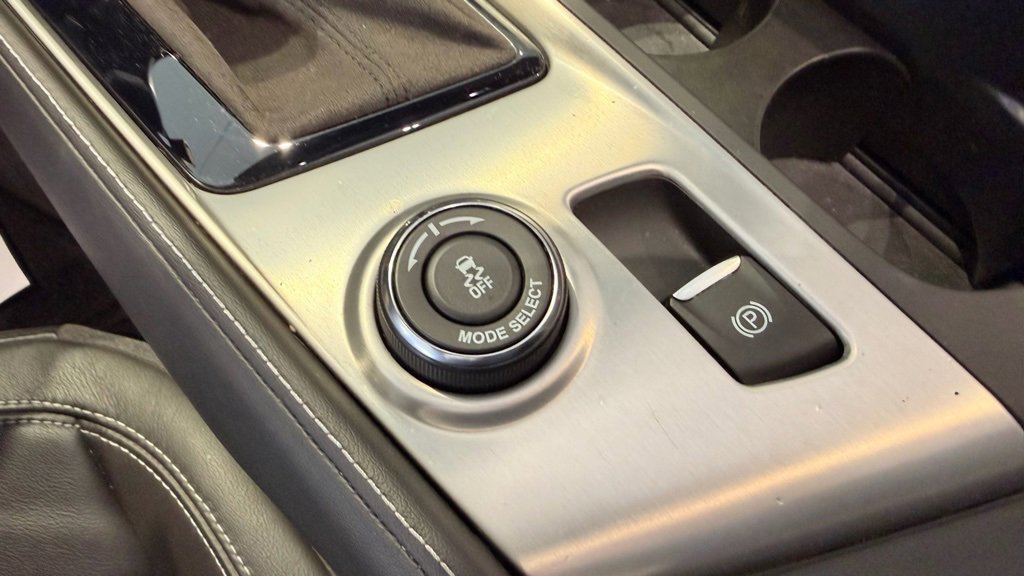 Used 2019 Chevrolet Corvette Stingray Coupe w/ 2LT Preferred Equipment Group image 17