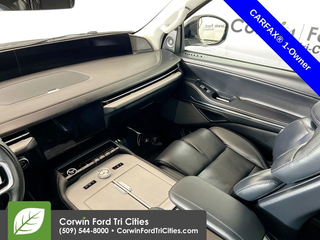 Used 2025 Lincoln Navigator L Reserve AWD/4WD image 30