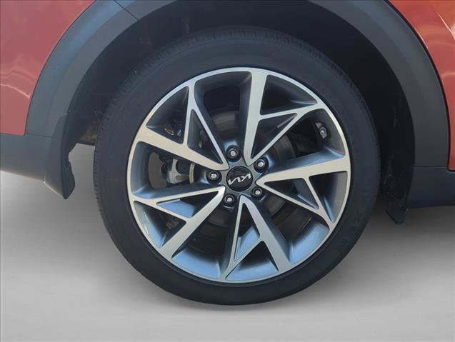 Used 2022 Kia Niro Touring Special Edition FWD image 6