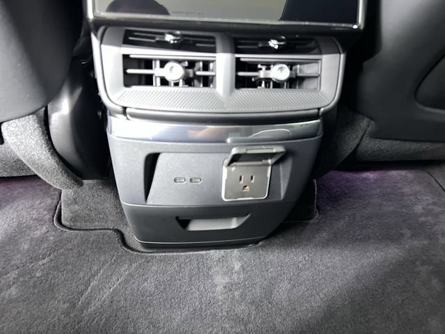 Used 2026 Cadillac Vistiq Platinum AWD/4WD image 21