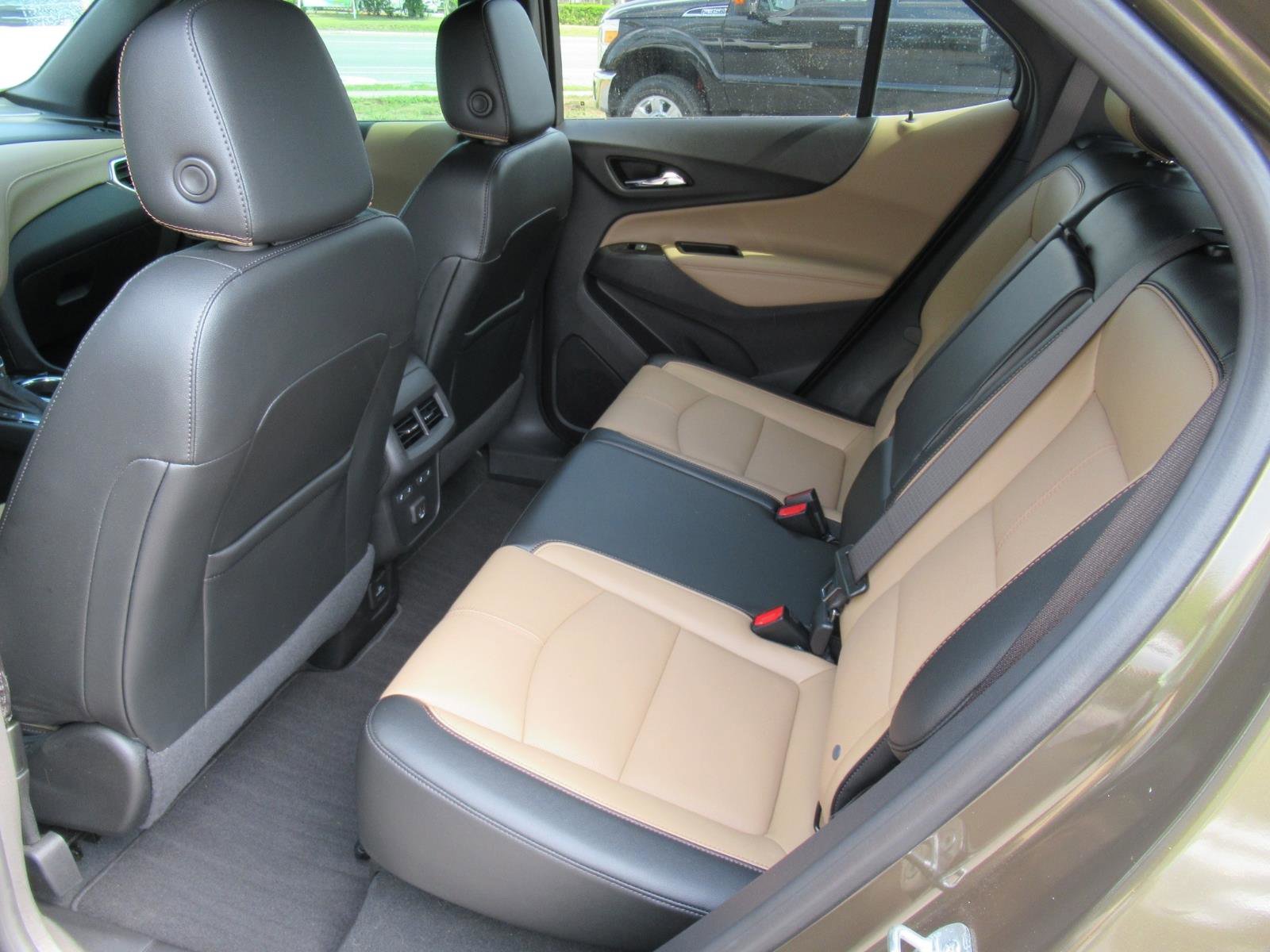 Used 2024 Chevrolet Equinox Premier FWD image 32