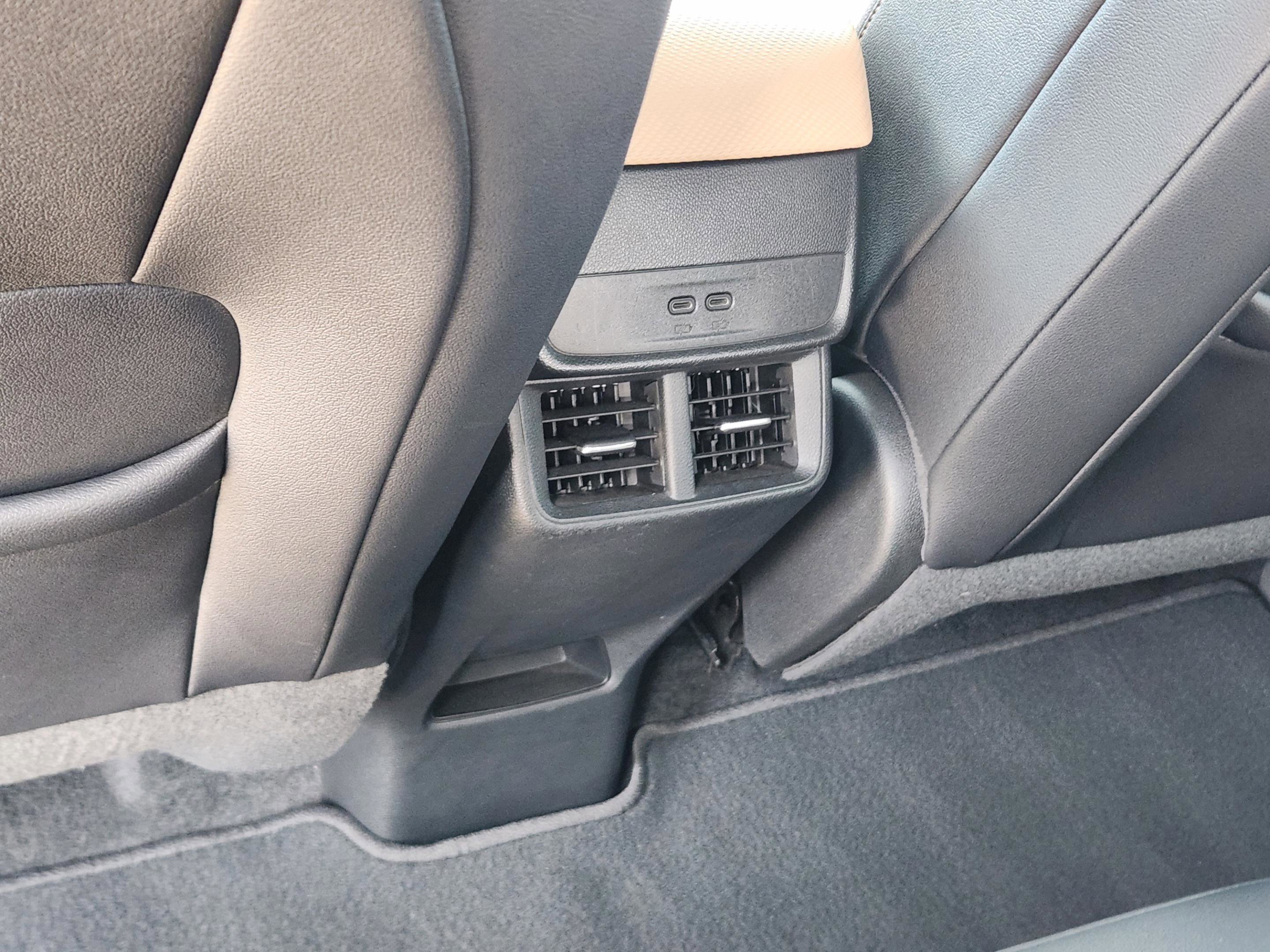 Used 2025 Chevrolet Equinox ACTIV w/ Safety and Technology Package image 38
