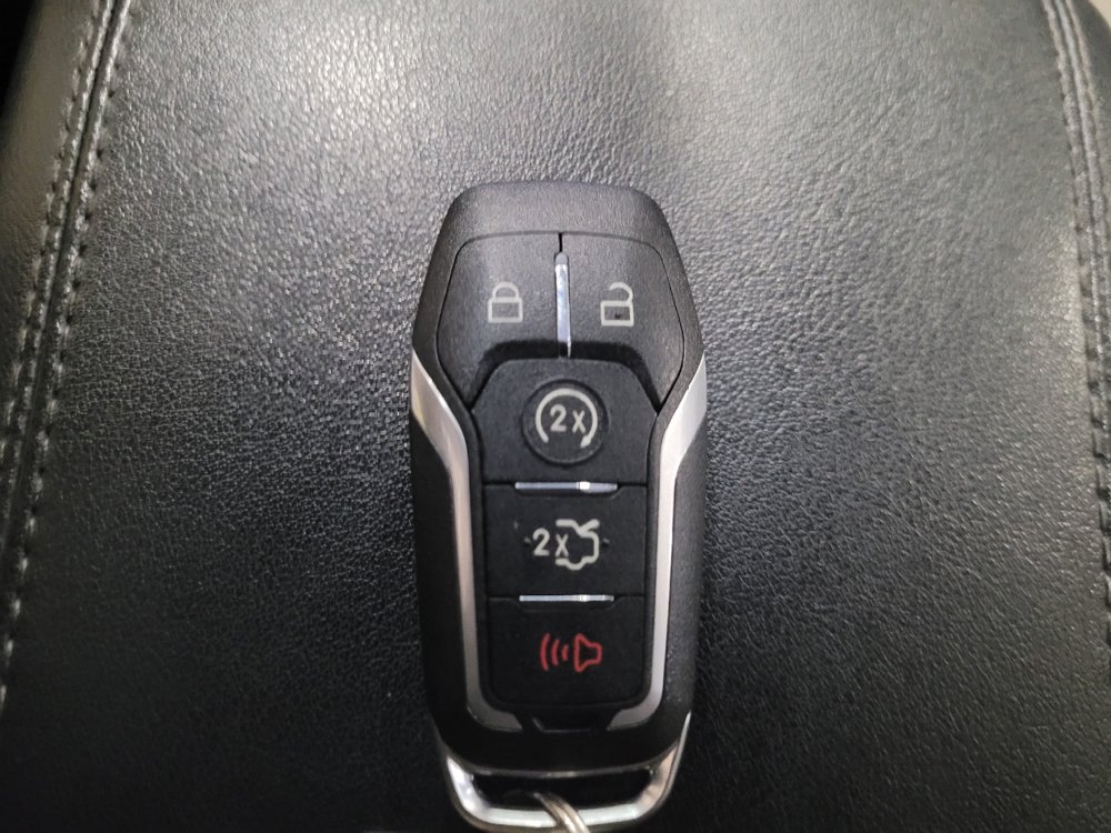 Used 2016 Ford Edge Titanium w/ Equipment Group 302A AWD/4WD image 32