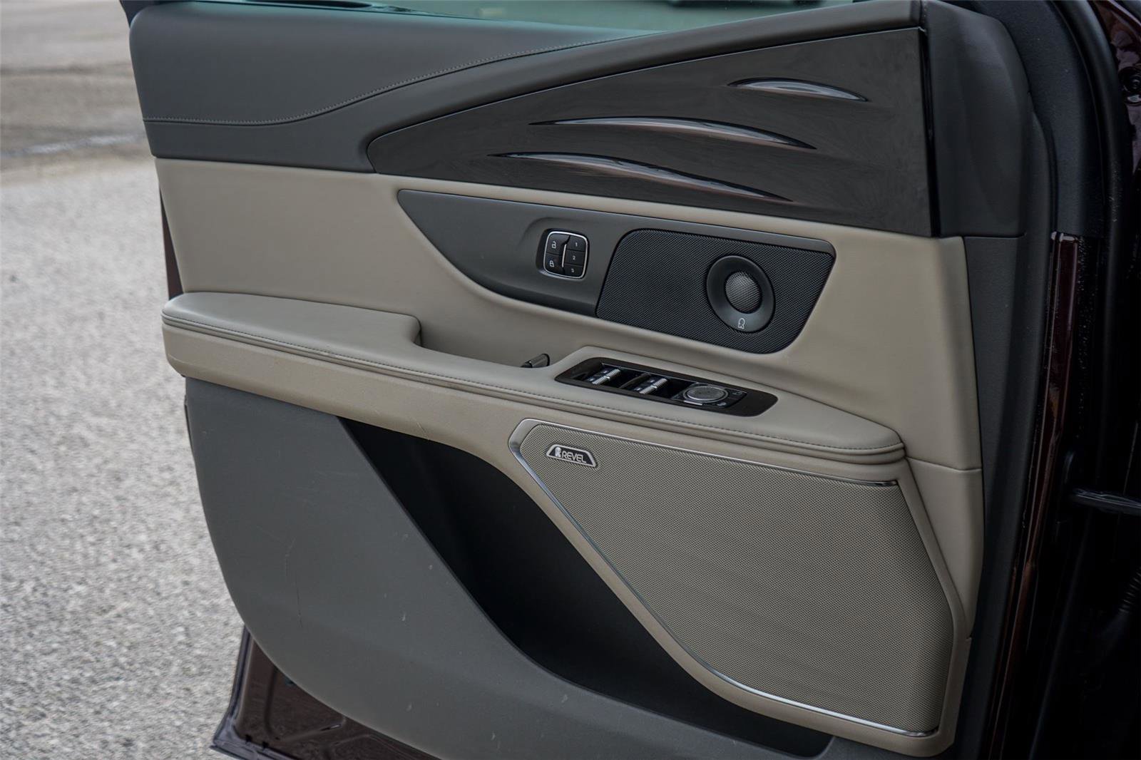 Used 2025 Lincoln Nautilus Reserve image 18