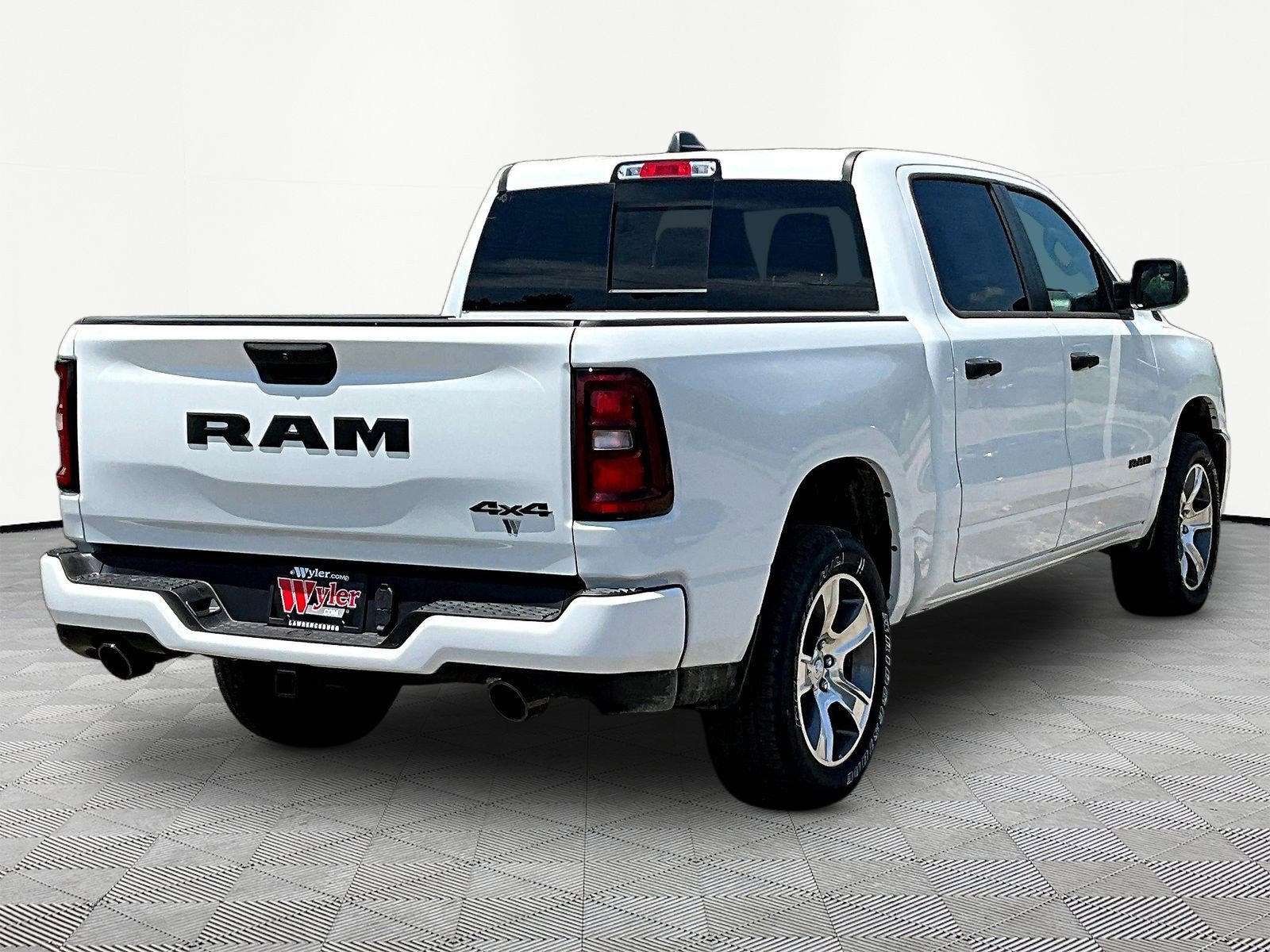 New 2026 RAM 1500 Express AWD/4WD image 7