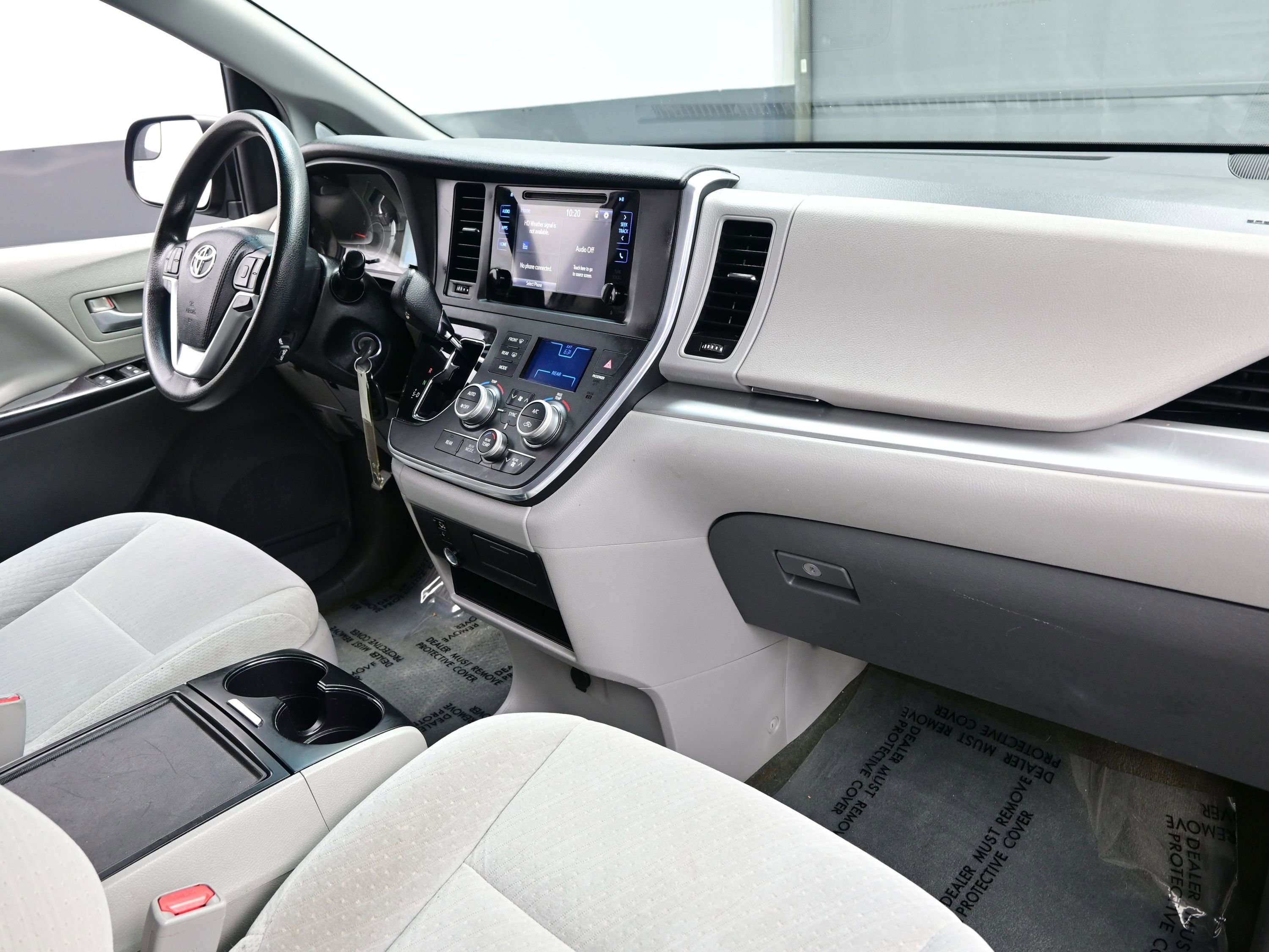 Used 2015 Toyota Sienna LE image 15