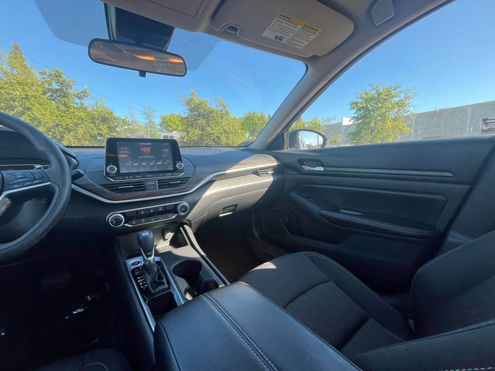 Used 2025 Nissan Altima 2.5 SV FWD image 35