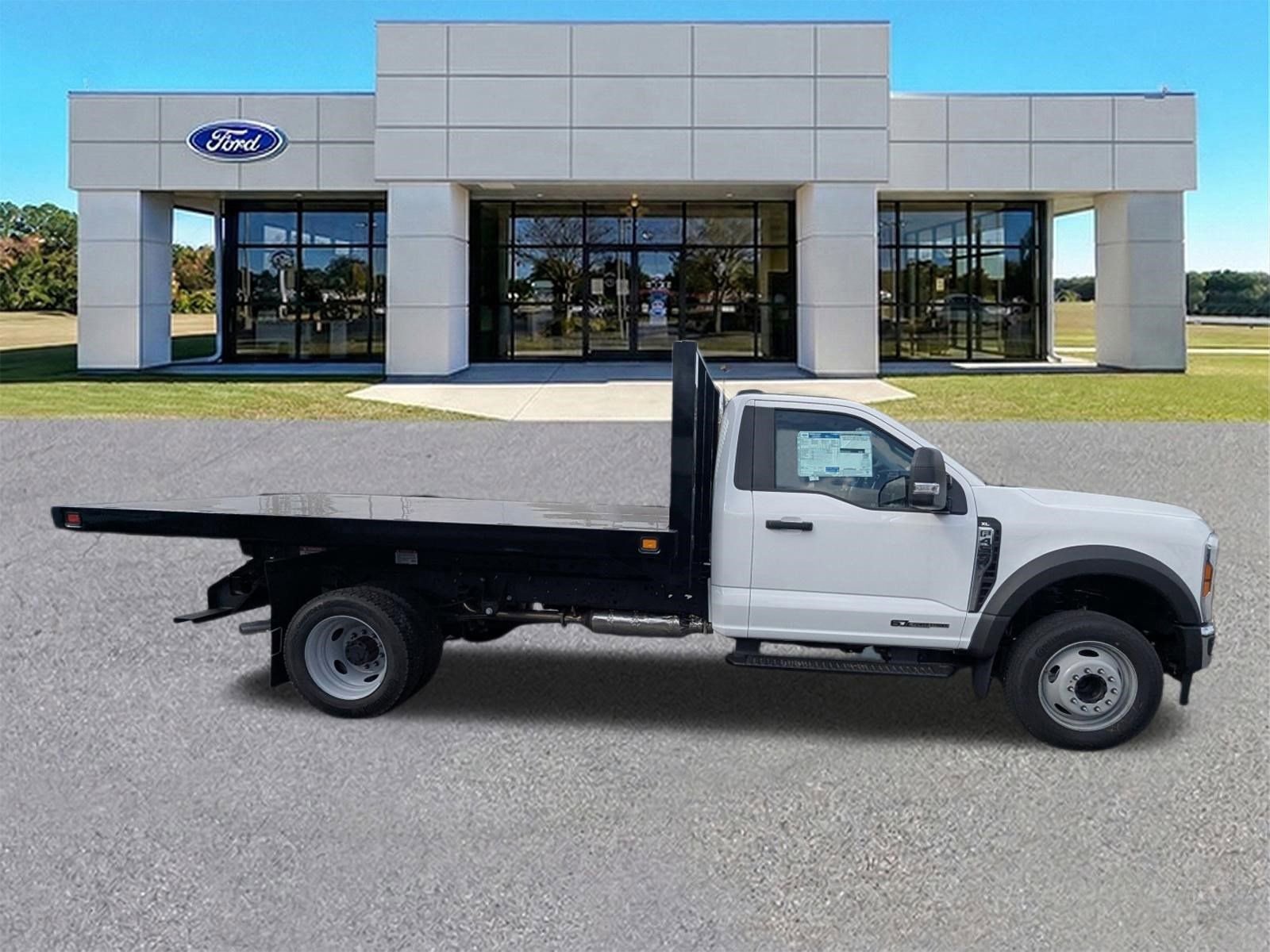 New 2025 Ford F450 XL w/ XL Chrome Package RWD image 3