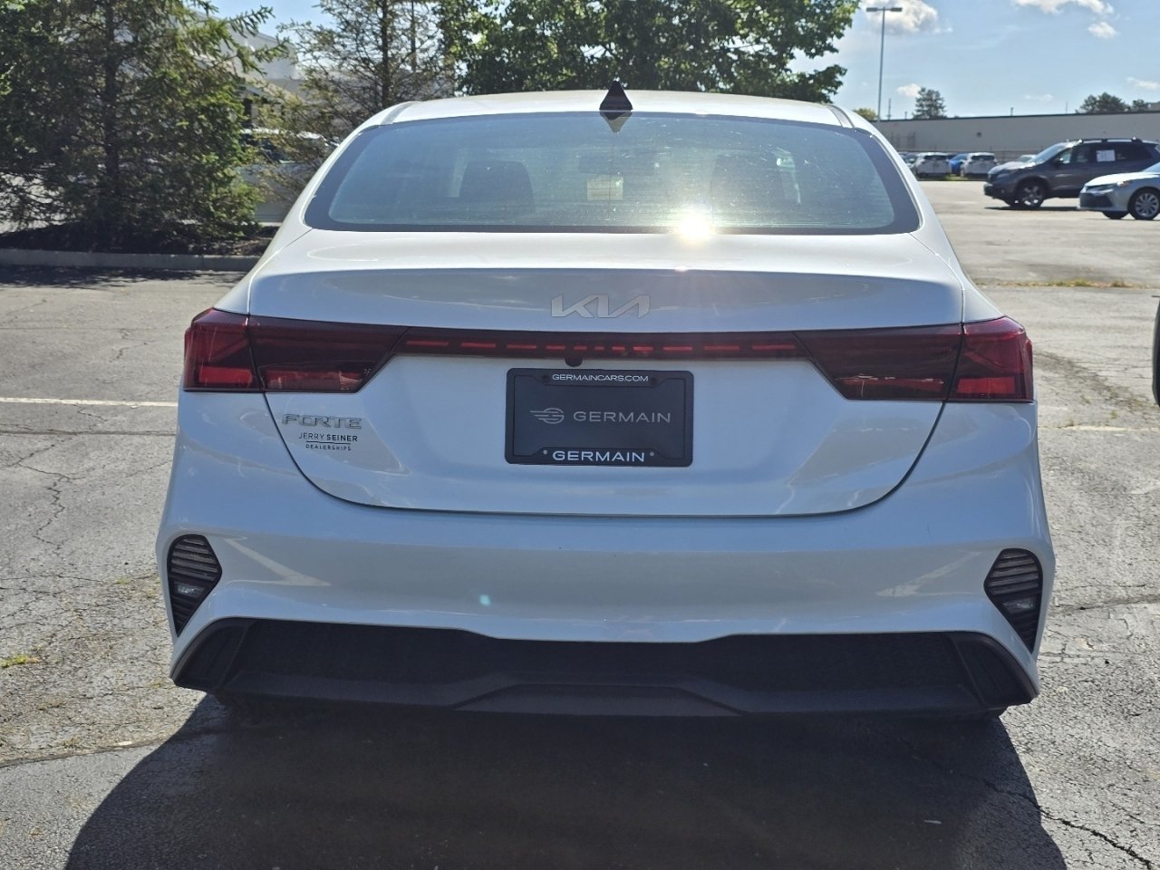 Used 2023 Kia Forte LXS w/ LXS Technology Package FWD image 6