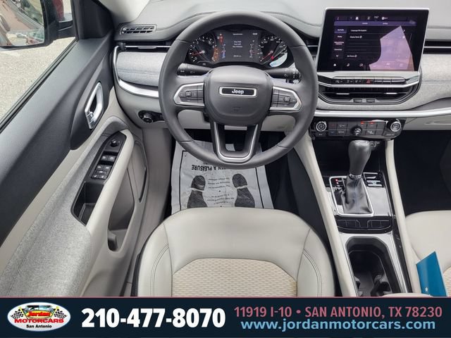 Used 2022 Jeep Compass Latitude FWD image 15