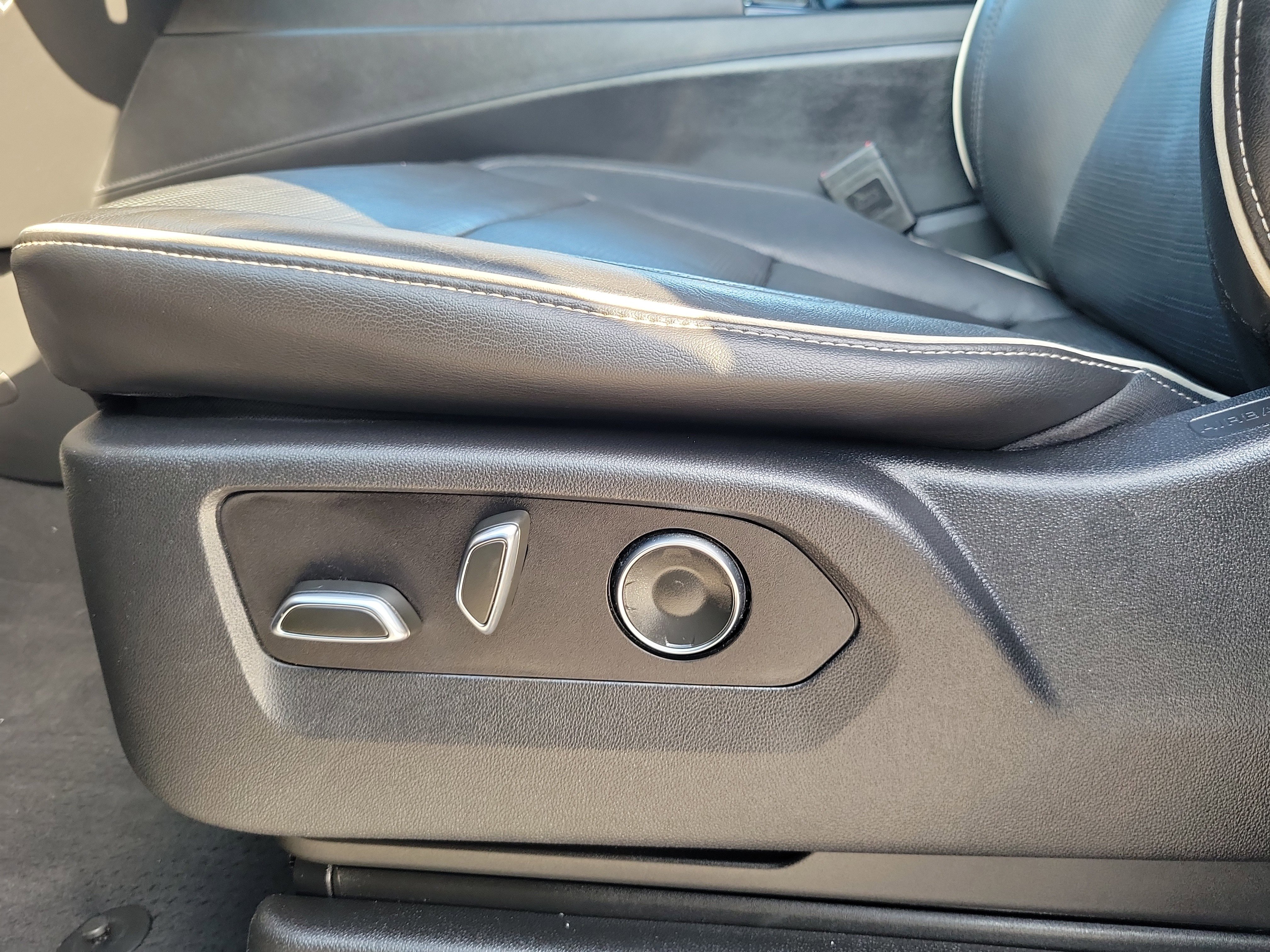 Used 2021 Cadillac Escalade Sport w/ Driver Assist Tech Package image 14