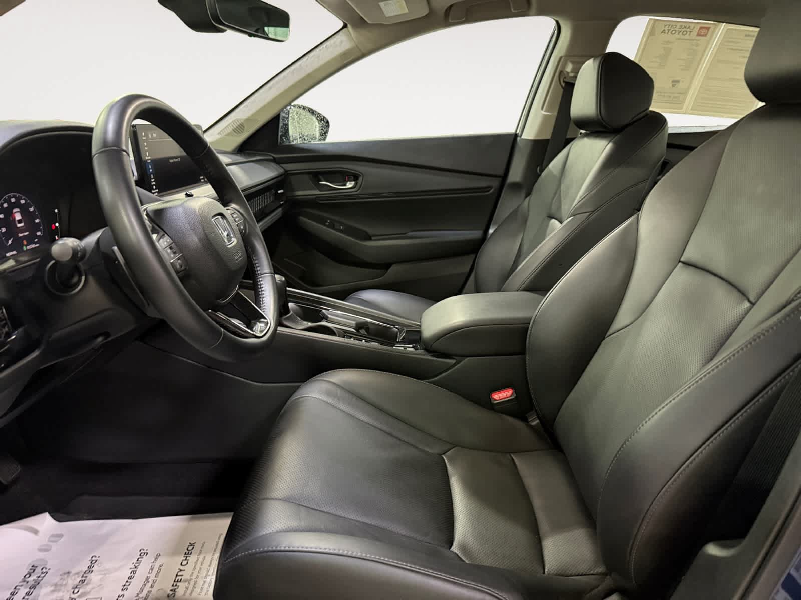 Used 2025 Honda Accord EX-L image 15
