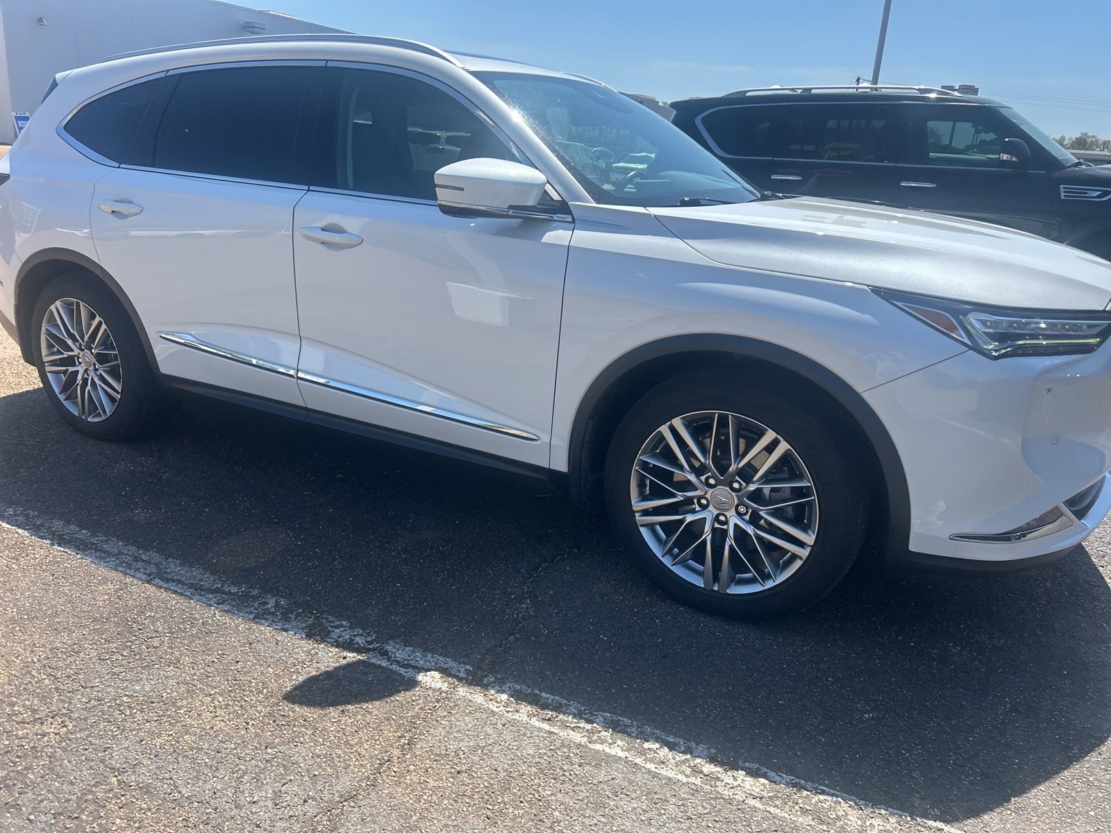 Used 2023 Acura MDX SH-AWD w/ Advance Package image 12