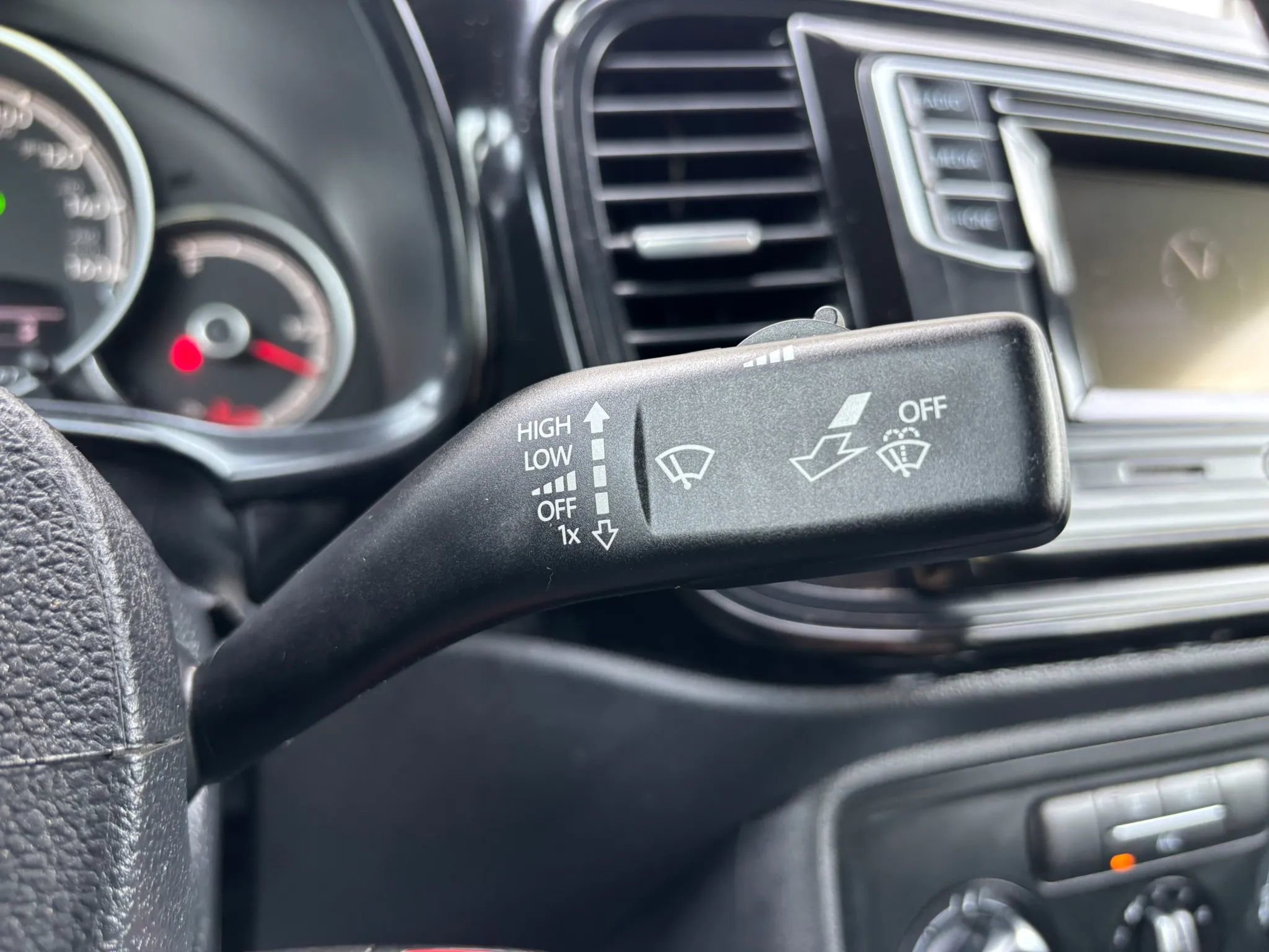 Used 2019 Volkswagen Beetle 2.0T S image 26