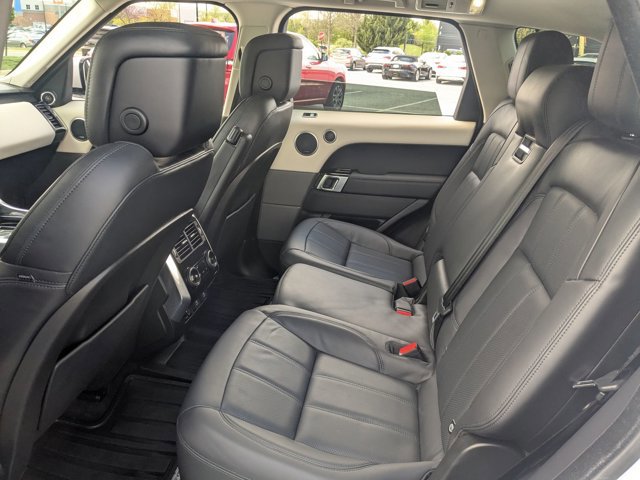 Used 2022 Land Rover Range Rover Sport HSE Silver Edition image 18