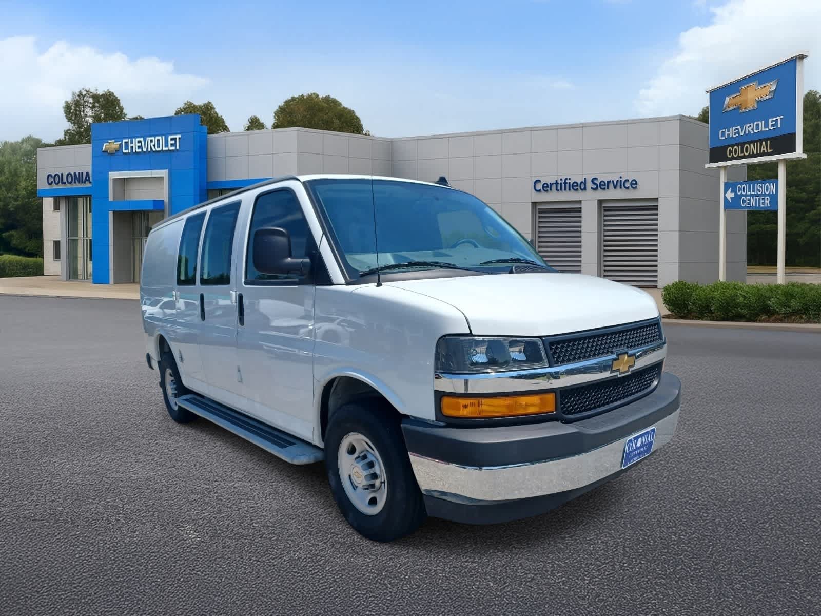 Used 2024 Chevrolet Express 2500 w/ Driver Convenience Package RWD image 2