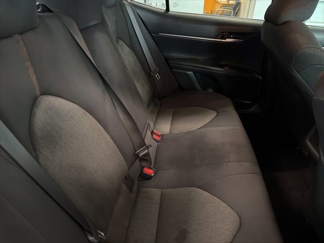 Used 2018 Toyota Camry LE image 29