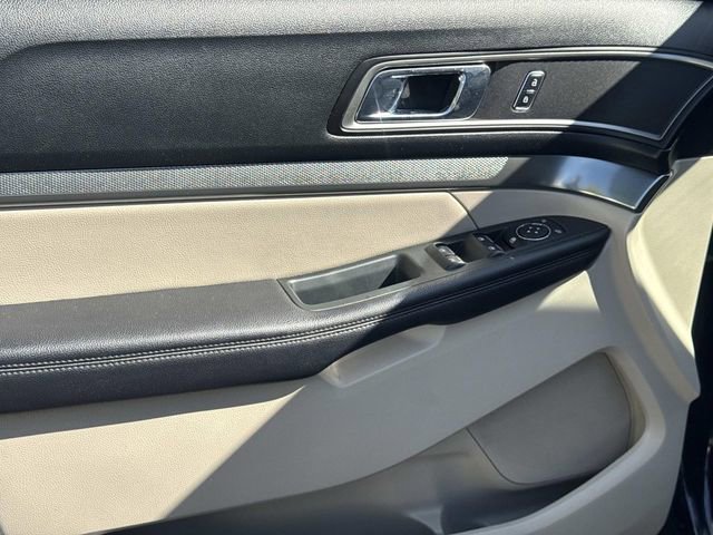 Certified 2019 Ford Explorer XLT FWD image 18