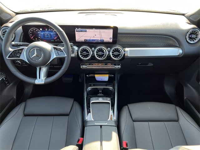Used 2024 Mercedes-Benz GLB 250 4MATIC image 2