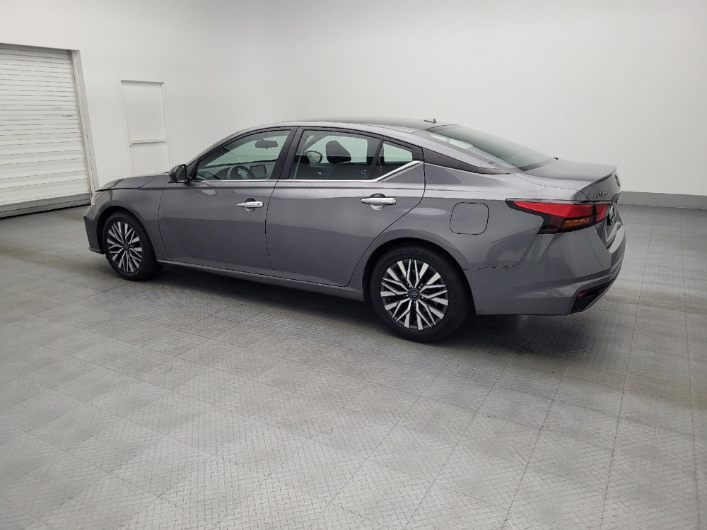 Used 2024 Nissan Altima 2.5 SV image 3
