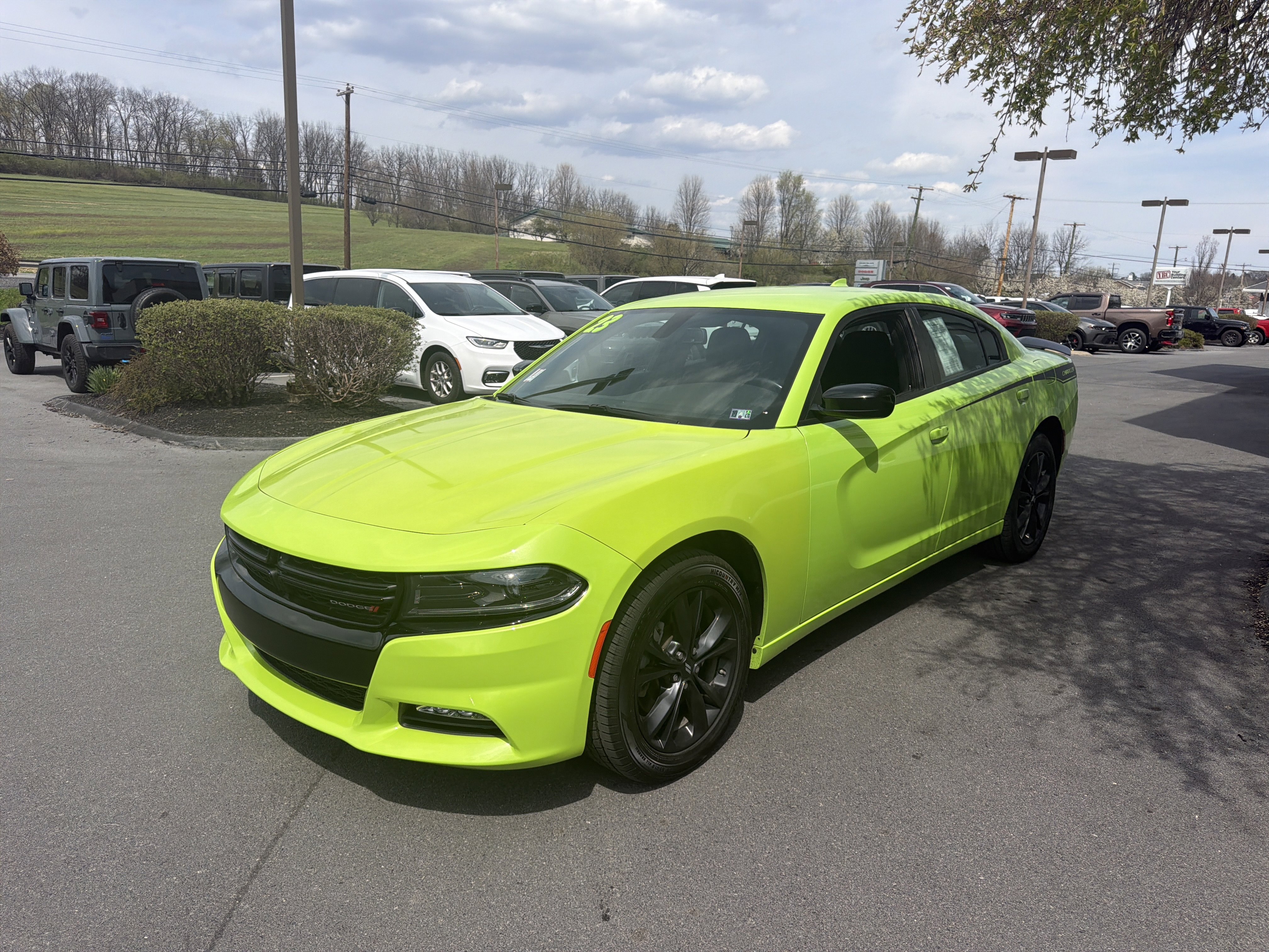 Used 2023 Dodge Charger SXT w/ Blacktop Package AWD/4WD image 8