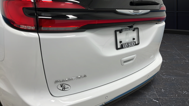 Used 2026 Chrysler Pacifica Select FWD image 38