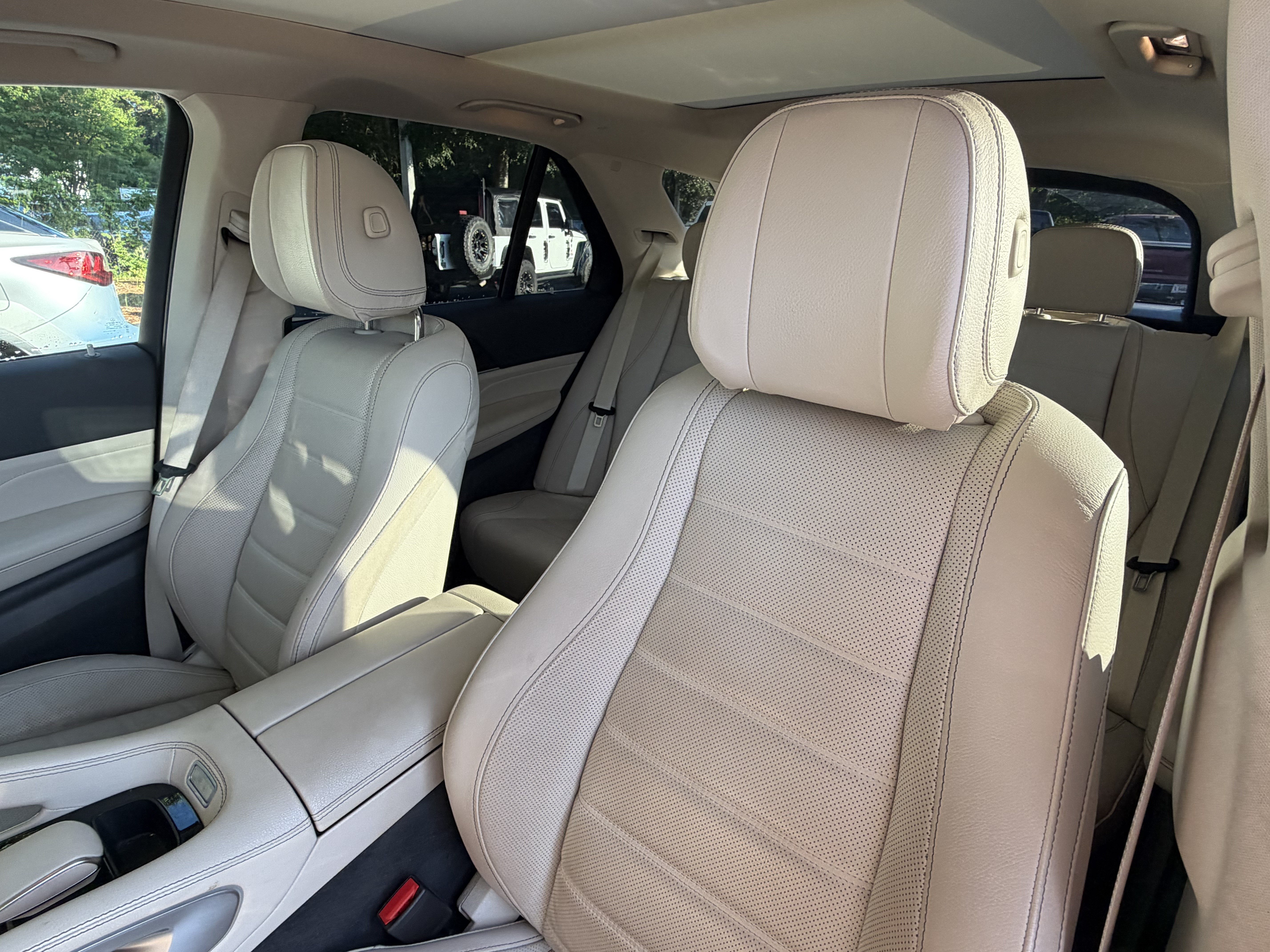 Used 2020 Mercedes-Benz GLE 450 4MATIC image 18