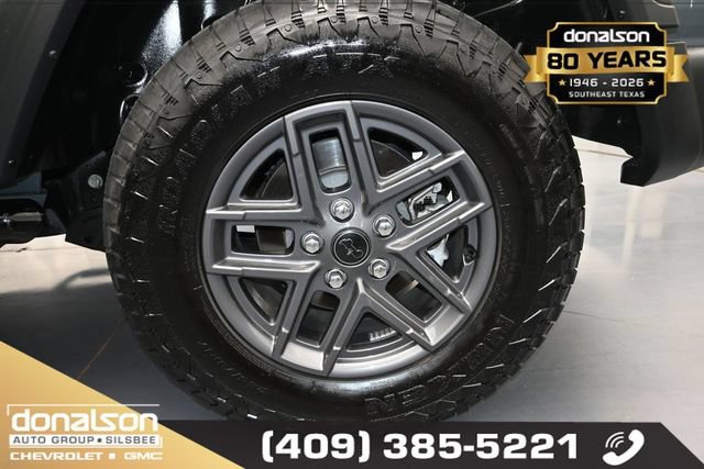 Used 2025 Jeep Wrangler Sport AWD/4WD image 12