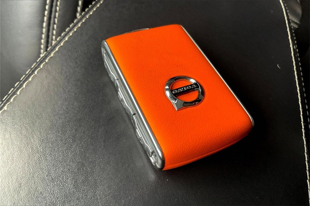 Used 2021 Volvo XC40 T5 R-Design w/ Climate Package image 12