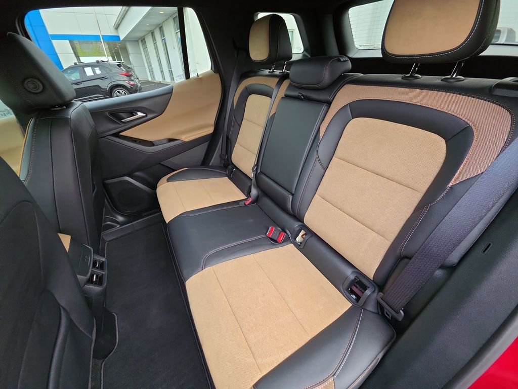 Used 2026 Chevrolet Equinox ACTIV AWD/4WD image 22
