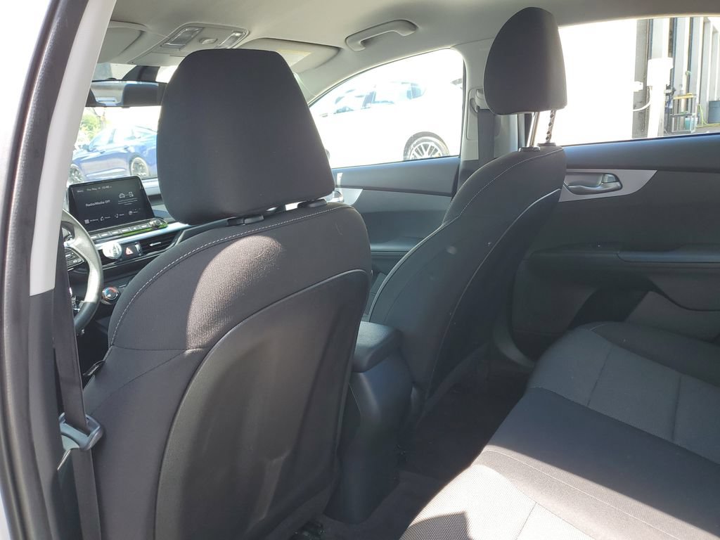 Certified 2022 Kia Forte LXS w/ LXS Technology Package FWD image 14
