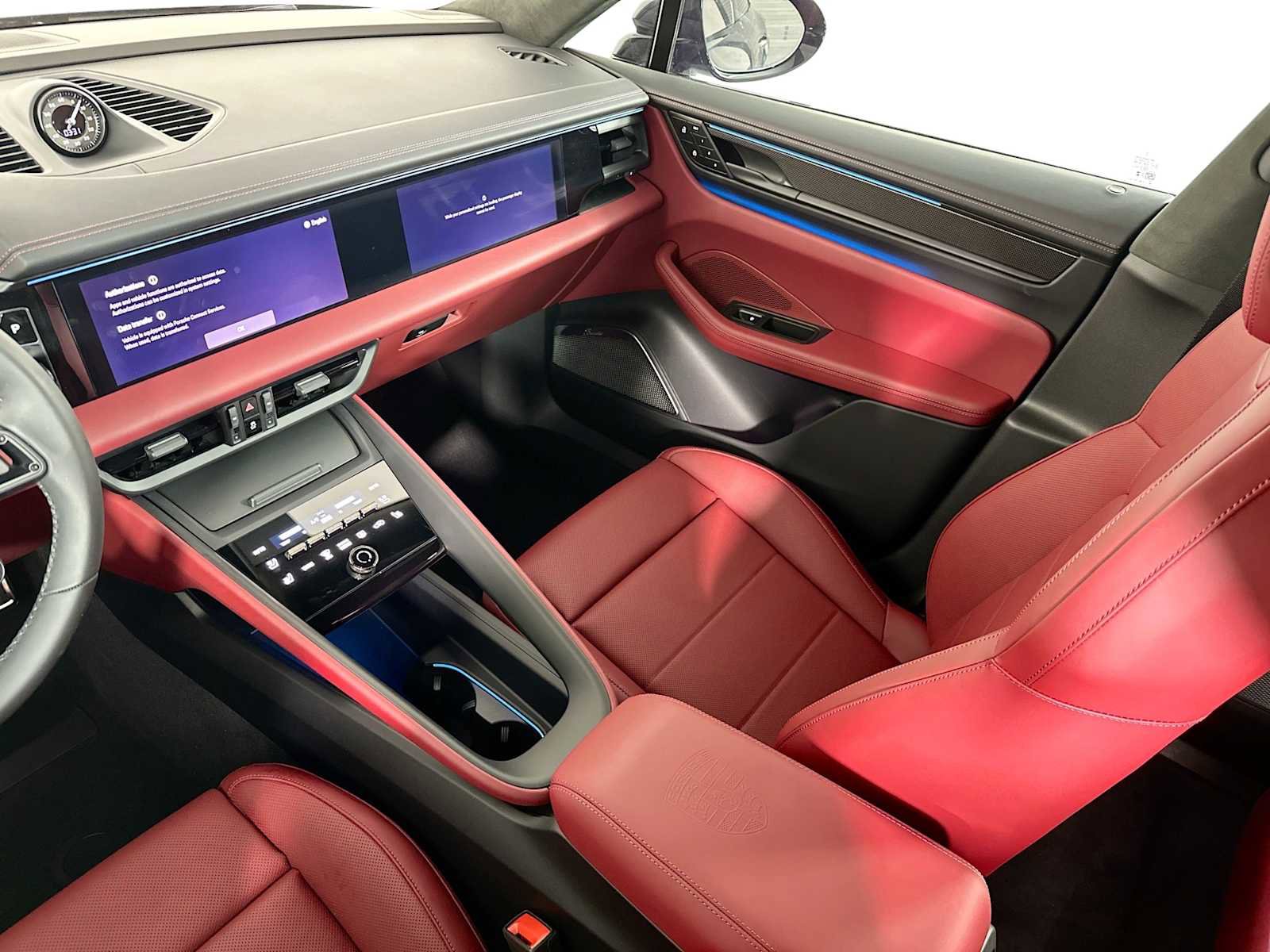 New 2025 Porsche Macan Turbo Electric image 25