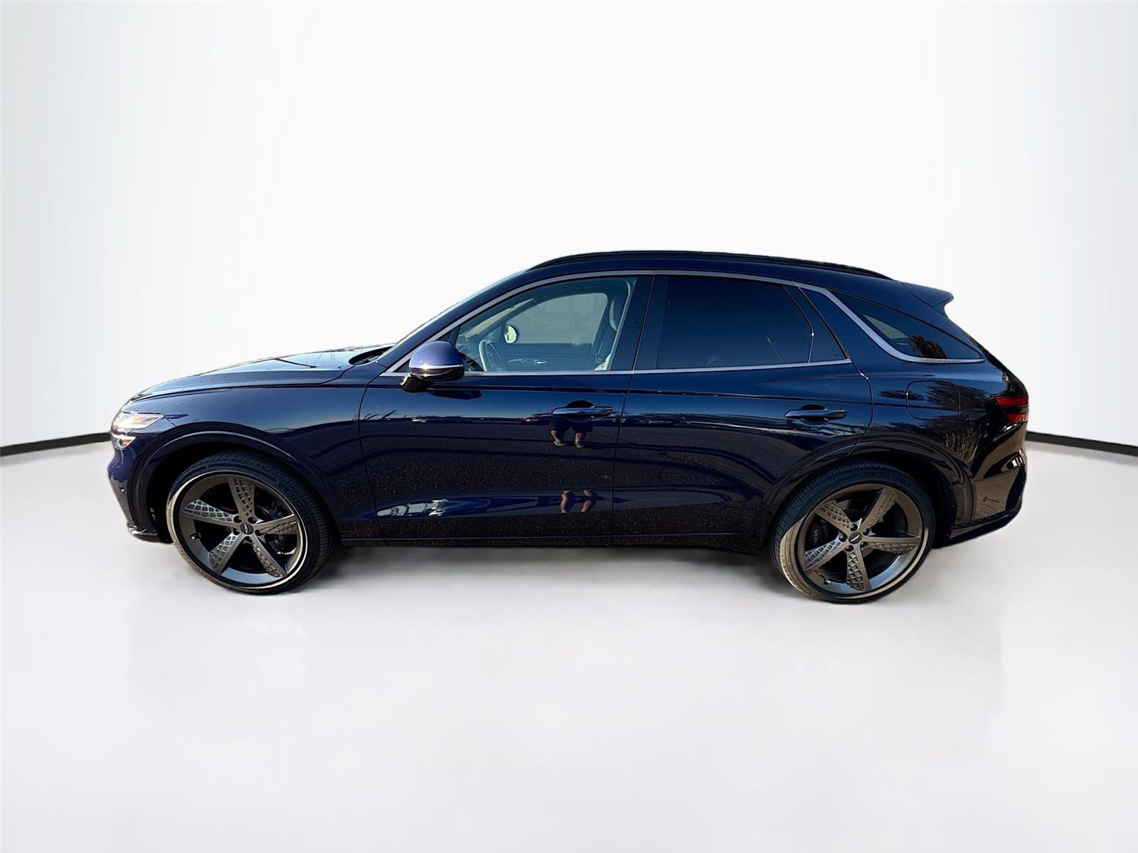 Used 2023 Genesis GV70 2.5T w/ Sport Prestige Package AWD/4WD image 2