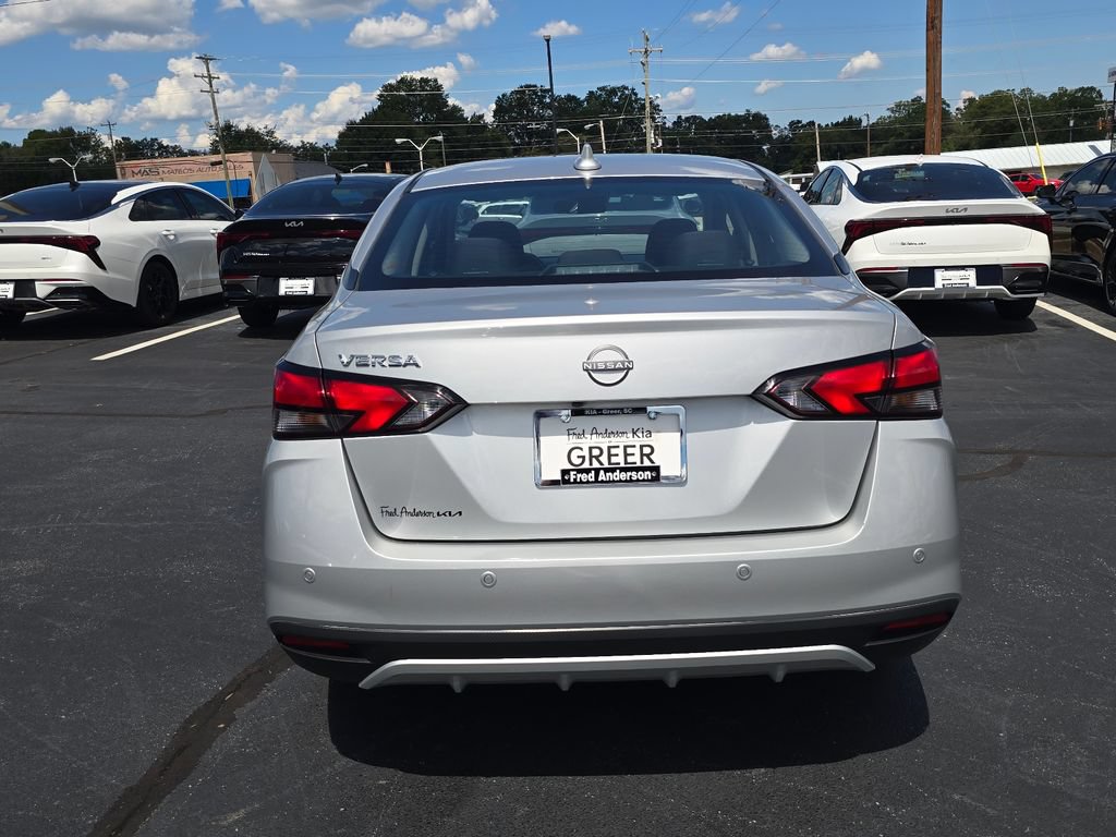 Used 2025 Nissan Versa SV FWD image 4