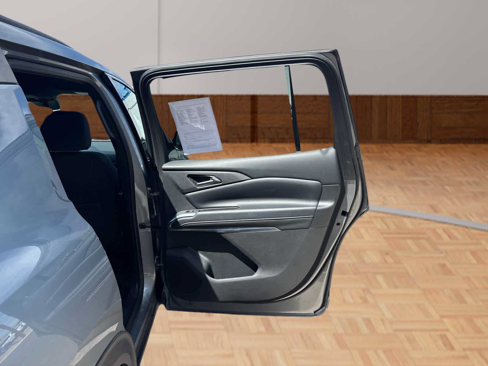 Used 2026 Chevrolet Traverse LT FWD image 14